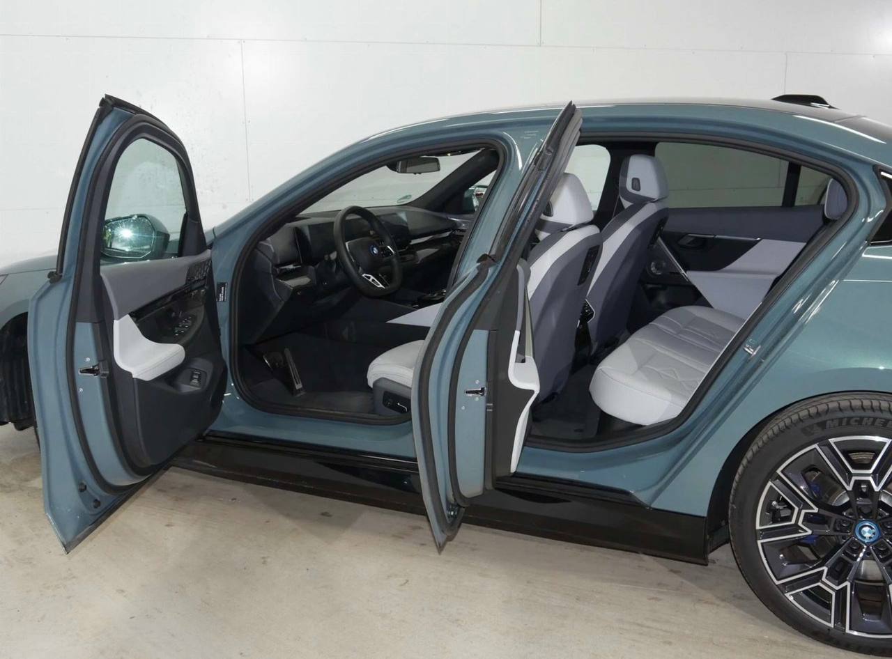 BMW I5