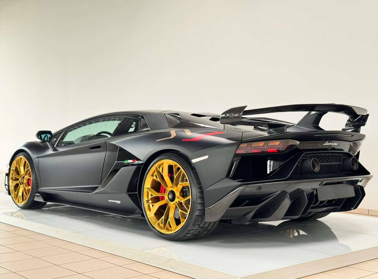 Lamborghini Aventador