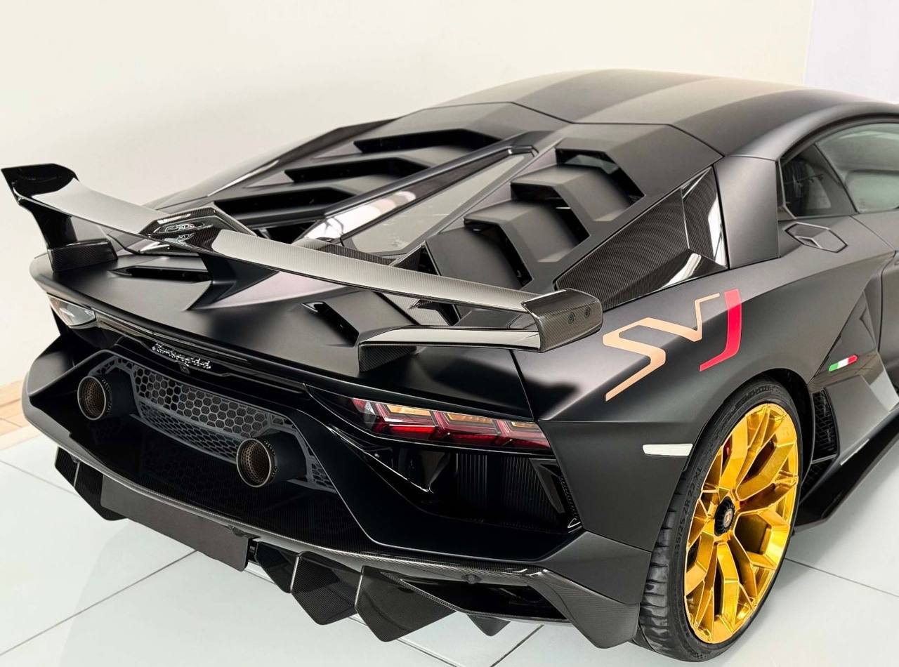 Lamborghini Aventador