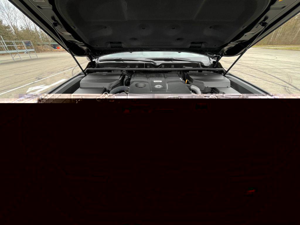  Toyota Land Cruiser 300