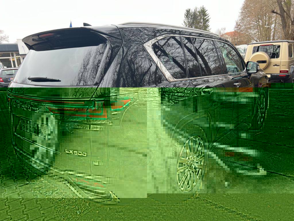 Lexus LX600