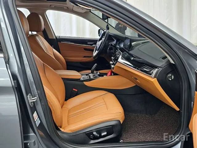 BMW 5 серия (G30)520i