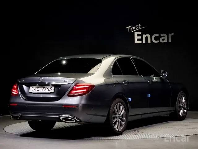 Mercedes-Benz E-Class E300