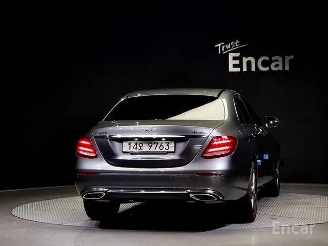 Mercedes-Benz E-Class E300