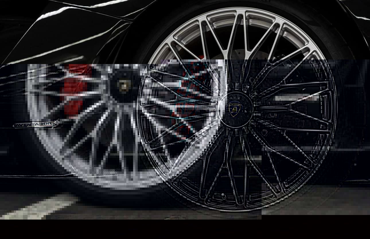  Lamborghini Aventador